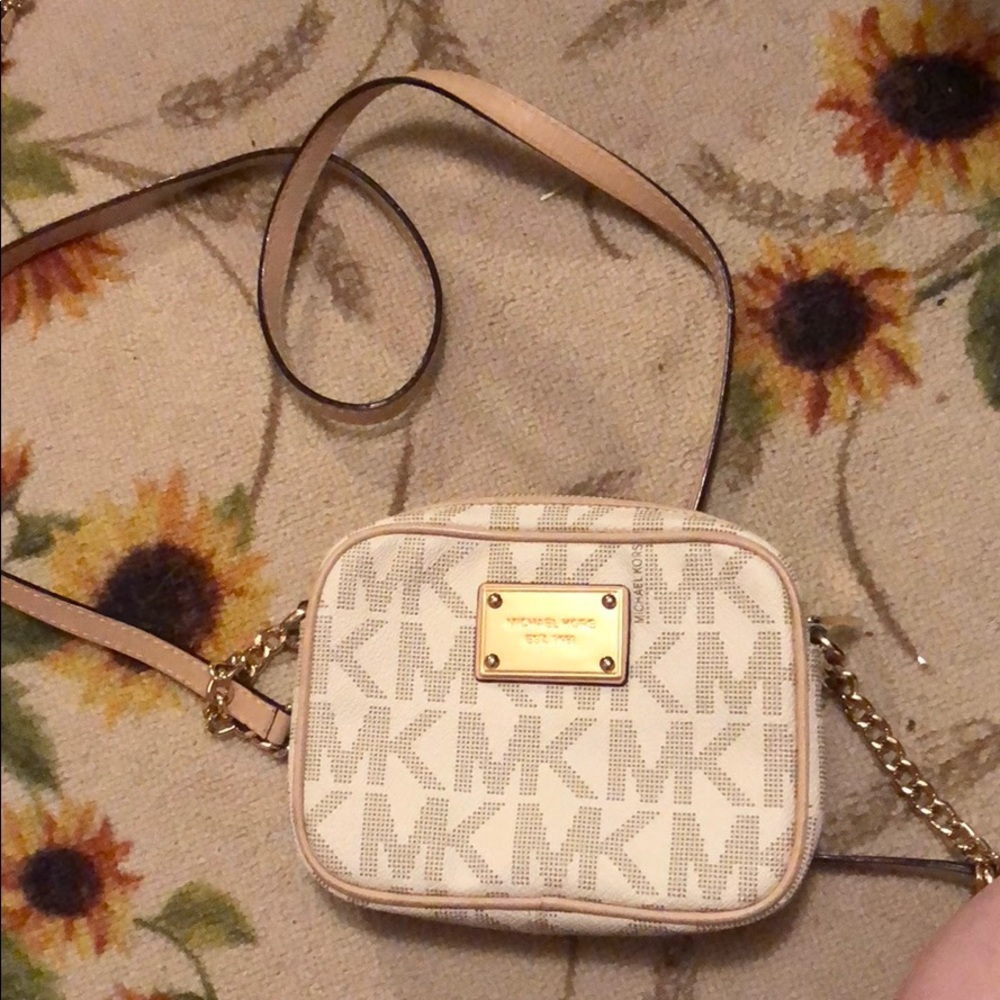 Michael Kors jet set crossbody
